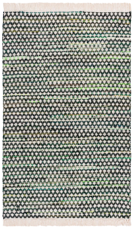 Safavieh Montauk 4'-0" x 6'-0" Rug in Green / Ivory