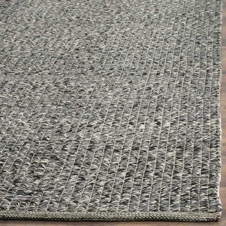Safavieh Montauk 4'-0" x 6'-0" Rug in Grey / Multi
