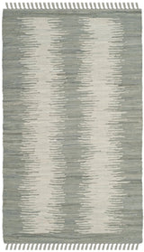 Safavieh Montauk 2'-6" x 4'-0" Rug in Grey
