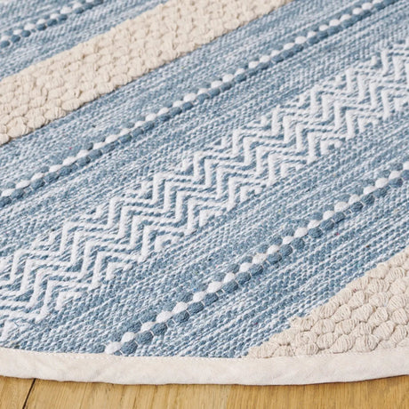 Safavieh Montauk 6'-0" x 6'-0" Rug in Silver / Ivory