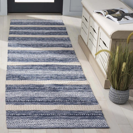 Safavieh Montauk 2'-3" x 8'-0" Rug in Navy / Ivory