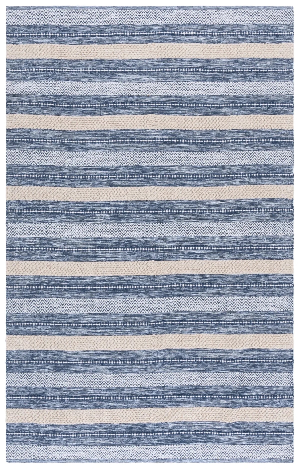 Safavieh Montauk 4'-0" x 6'-0" Rug in Navy / Ivory