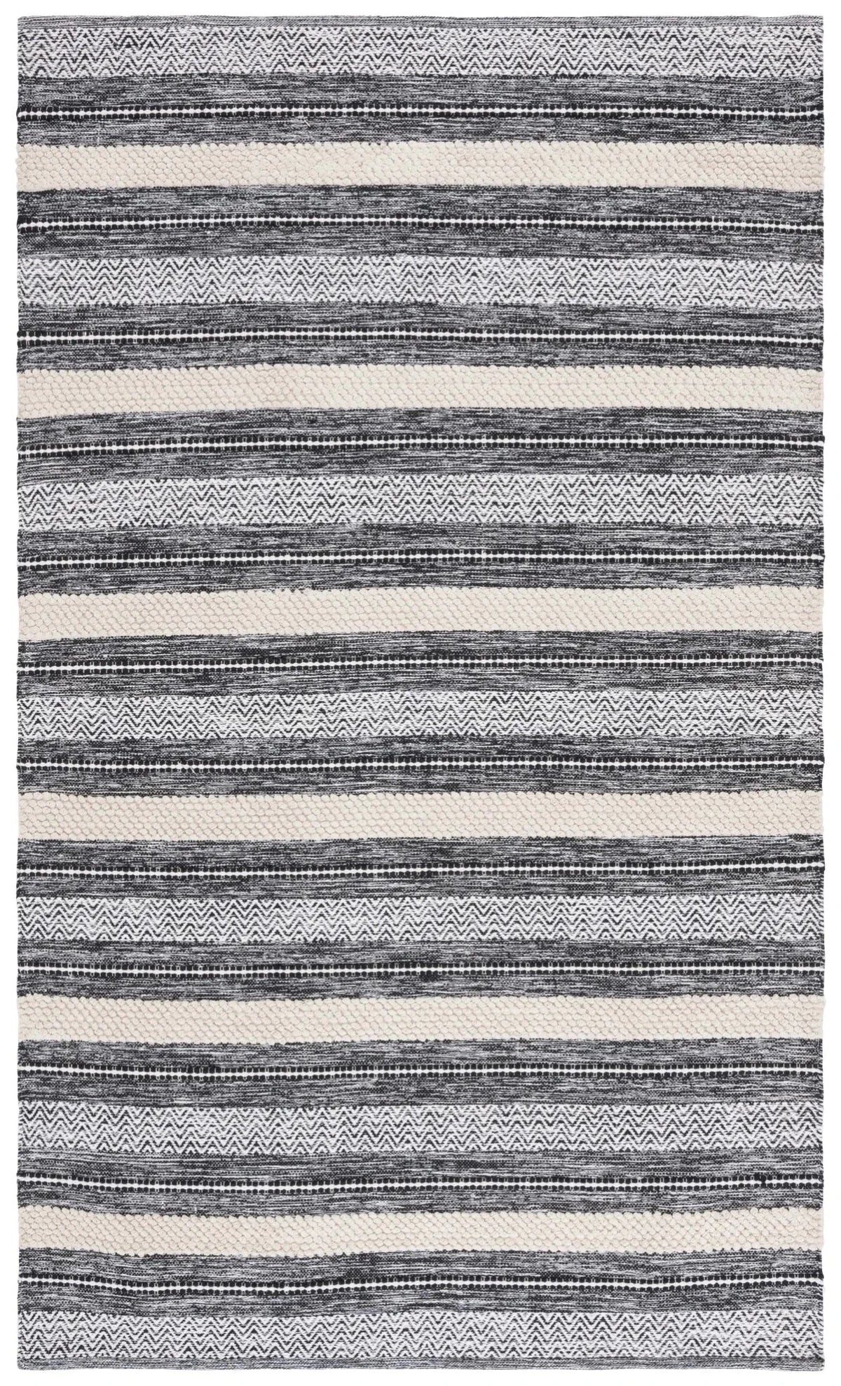 Safavieh Montauk 4'-0" x 6'-0" Rug in Black / Ivory