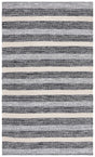 Safavieh Montauk 4'-0" x 6'-0" Rug in Black / Ivory