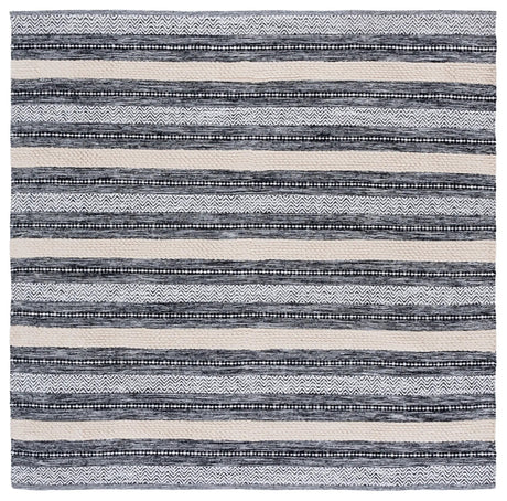Safavieh Montauk 6'-0" x 6'-0" Rug in Black / Ivory