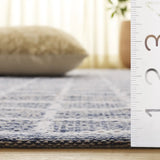 Safavieh Montauk 4'-0" x 6'-0" Rug in Navy / Ivory