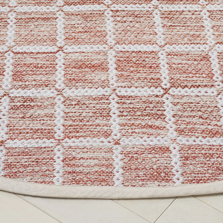 Safavieh Montauk 6'-0" x 6'-0" Rug in Orange / Ivory
