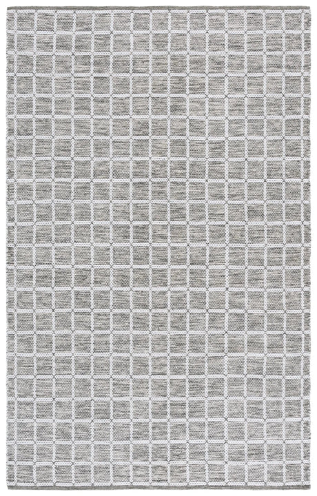 Safavieh Montauk 4'-0" x 6'-0" Rug in Green / Ivory