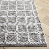 Safavieh Montauk 4'-0" x 6'-0" Rug in Green / Ivory