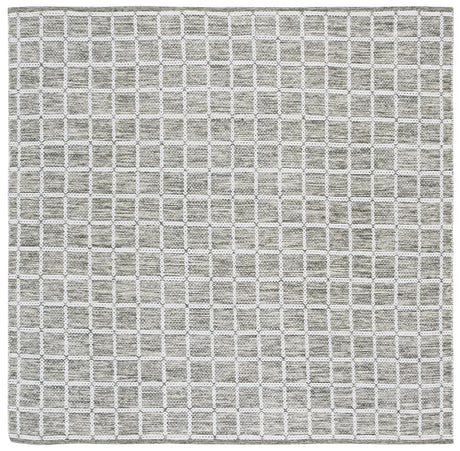 Safavieh Montauk 6'-0" x 6'-0" Rug in Green / Ivory