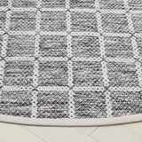 Safavieh Montauk 6'-0" x 6'-0" Rug in Black / Ivory