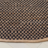 Safavieh Montauk 6'-0" x 6'-0" Rug in Natural / Black