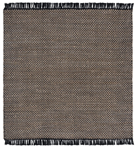 Safavieh Montauk 6'-0" x 6'-0" Rug in Natural / Black