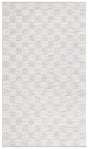 Safavieh Montauk 4'-0" x 6'-0" Rug in Silver / Ivory