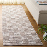 Safavieh Montauk 2'-3" x 8'-0" Rug in Brown / Ivory