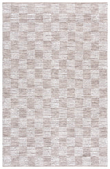 Safavieh Montauk 4'-0" x 6'-0" Rug in Brown / Ivory