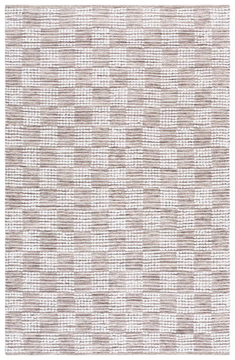 Safavieh Montauk 4'-0" x 6'-0" Rug in Brown / Ivory