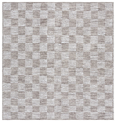 Safavieh Montauk 6'-0" x 6'-0" Rug in Brown / Ivory