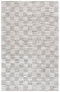 Safavieh Montauk 4'-0" x 6'-0" Rug in Green / Ivory