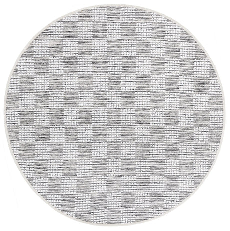 Safavieh Montauk 6'-0" x 6'-0" Rug in Black / Ivory