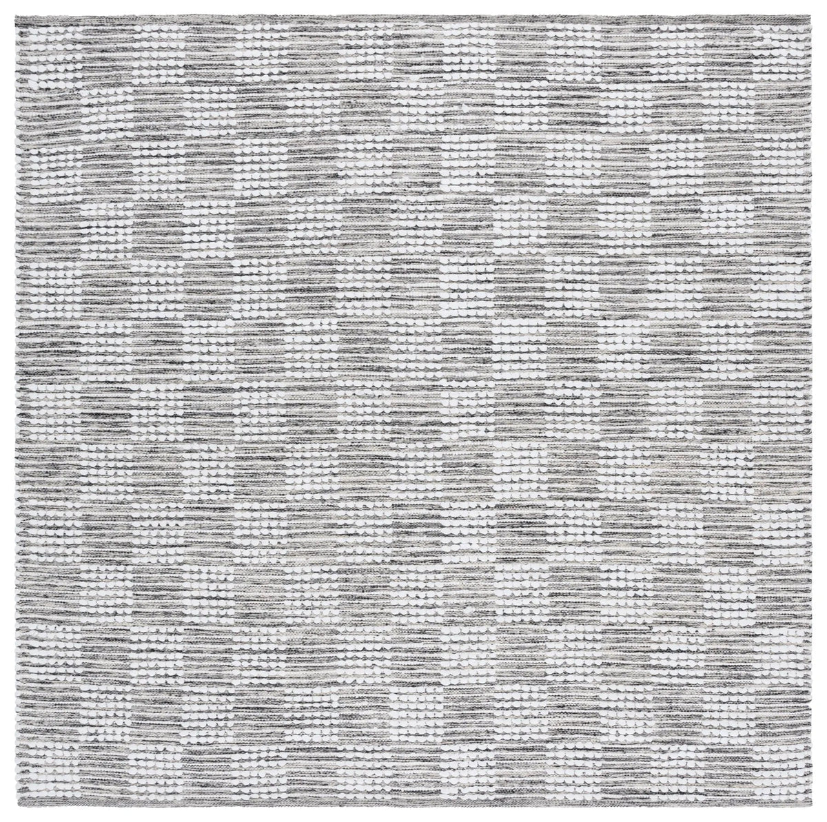 Safavieh Montauk 6'-0" x 6'-0" Rug in Black / Ivory