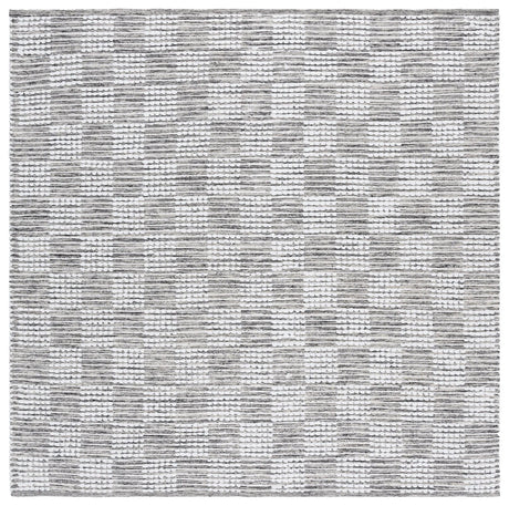 Safavieh Montauk 6'-0" x 6'-0" Rug in Black / Ivory