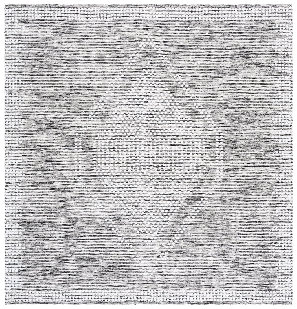 Safavieh Montauk 6'-0" x 6'-0" Rug in Black / Ivory