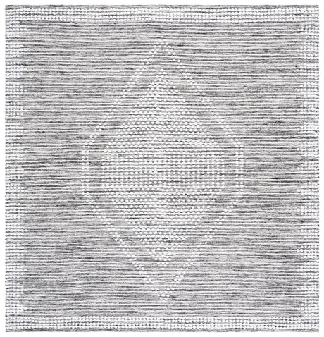 Safavieh Montauk 6'-0" x 6'-0" Rug in Black / Ivory