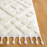 Safavieh Moroccan Tassel Shag 4'-0" x 6'-0" Rug in Ivory