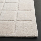 Safavieh Mykonos 4'-0" x 6'-0" Rug in Ivory