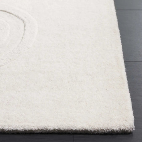 Safavieh Mykonos 4'-0" x 6'-0" Rug in Ivory
