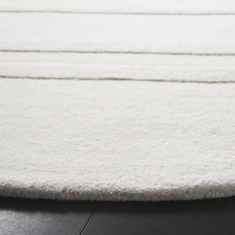 Safavieh Mykonos 6'-0" x 6'-0" Rug in Ivory