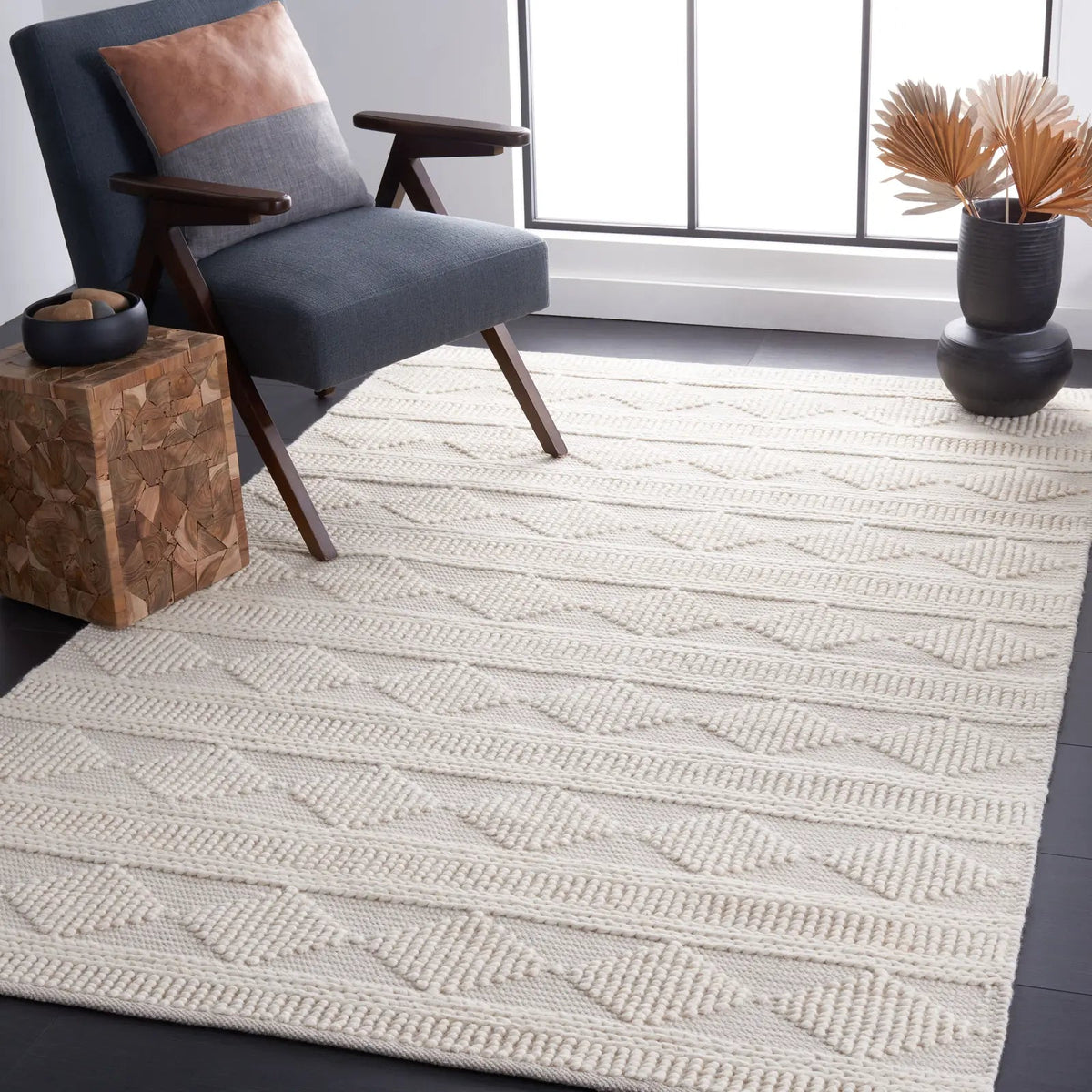 Safavieh Natura 4'-0" x 6'-0" Rug in Ivory / Grey