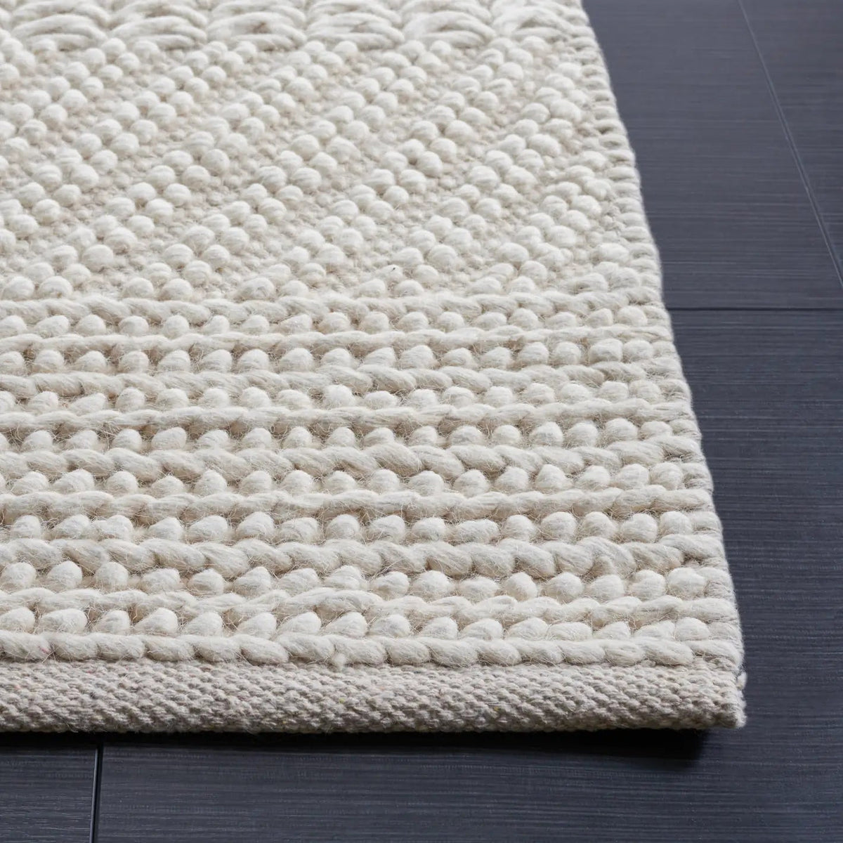 Safavieh Natura 4'-0" x 6'-0" Rug in Ivory