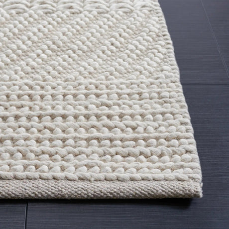 Safavieh Natura 4'-0" x 6'-0" Rug in Ivory