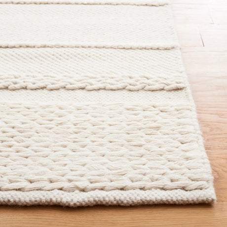 Safavieh Natura 4'-0" x 6'-0" Rug in Ivory