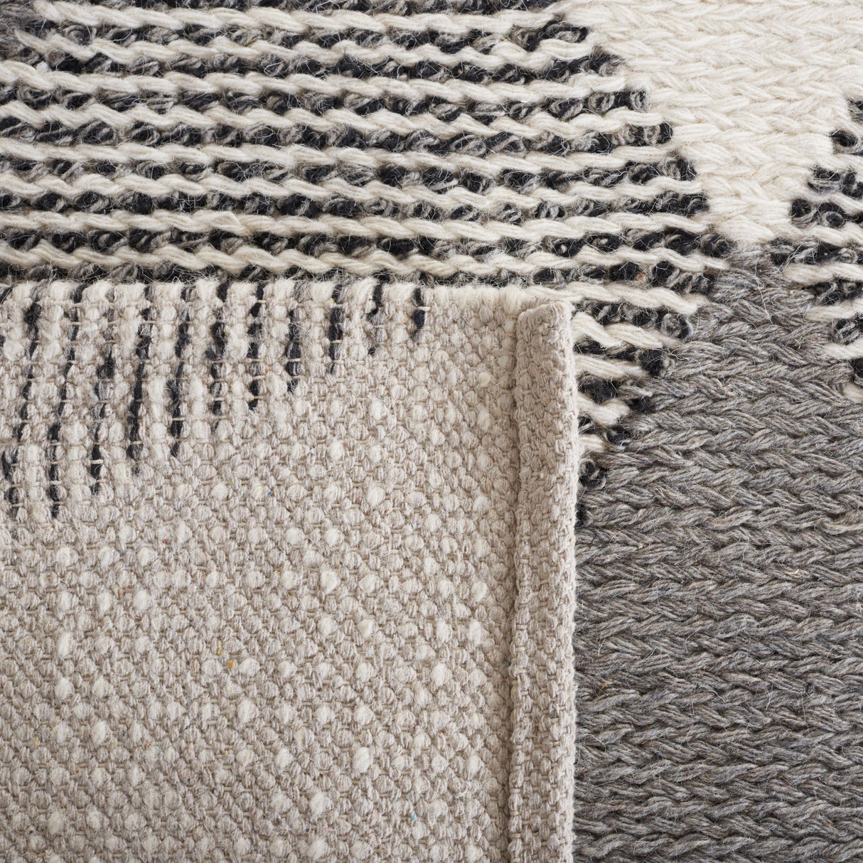 Safavieh Natura Nat219F Ivory/Grey Rug.