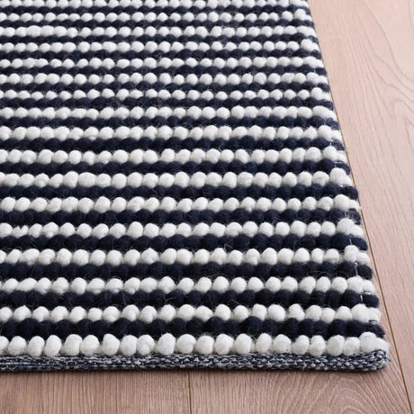 Safavieh Natura 5'-0" x 8'-0" Rug in Ivory / Navy