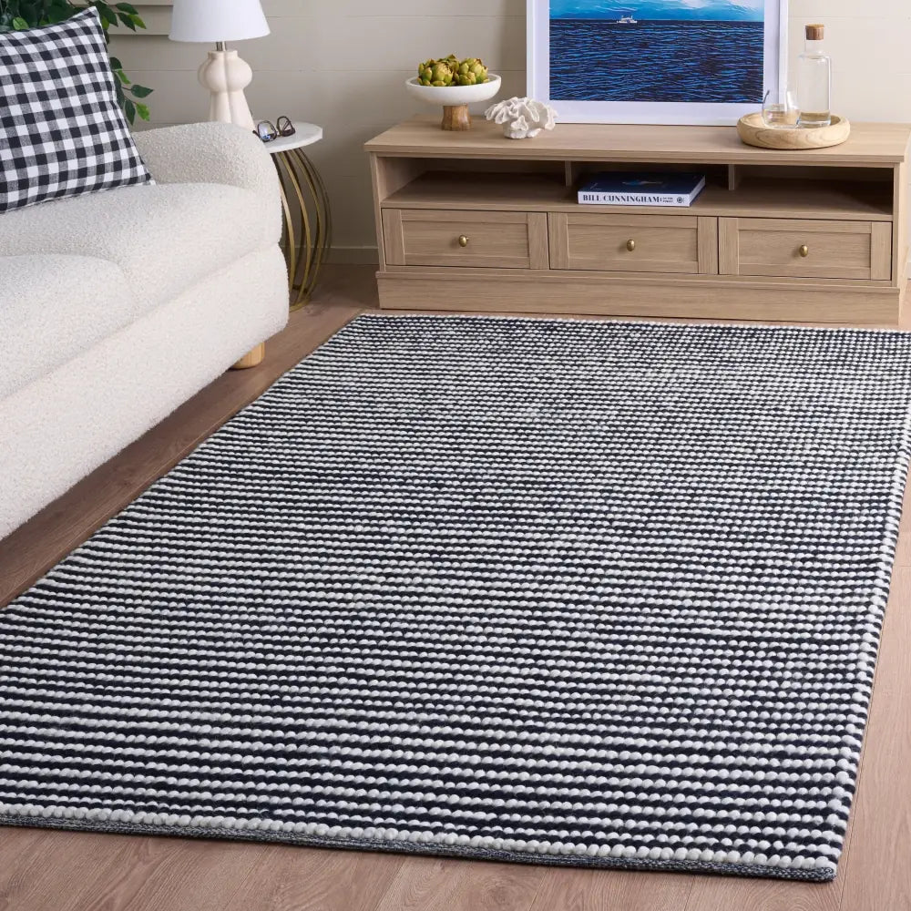 Safavieh Natura 5'-0" x 8'-0" Rug in Ivory / Navy