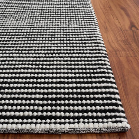 Safavieh Natura 5'-0" x 8'-0" Rug in Ivory / Black