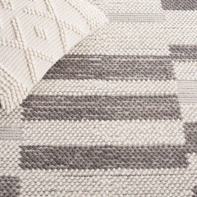 Safavieh Natura Nat225H Ivory/Dark Grey Rug.