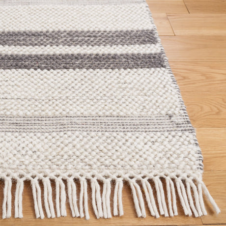Safavieh Natura Nat225H Ivory/Dark Grey Rug.