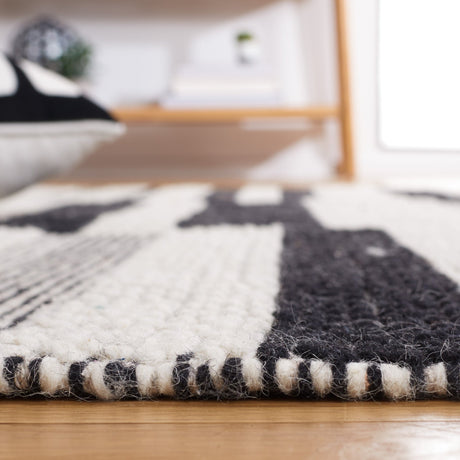 Safavieh Natura Nat225Z Ivory/Black Rug.