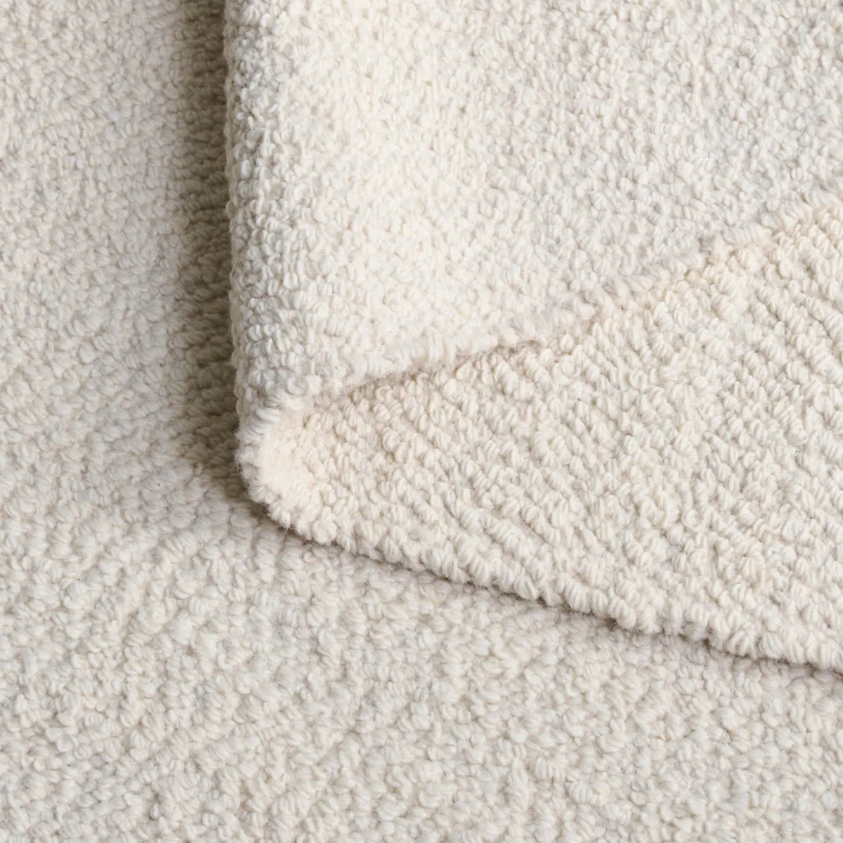 Safavieh Natura 4'-0" x 6'-0" Rug in Ivory