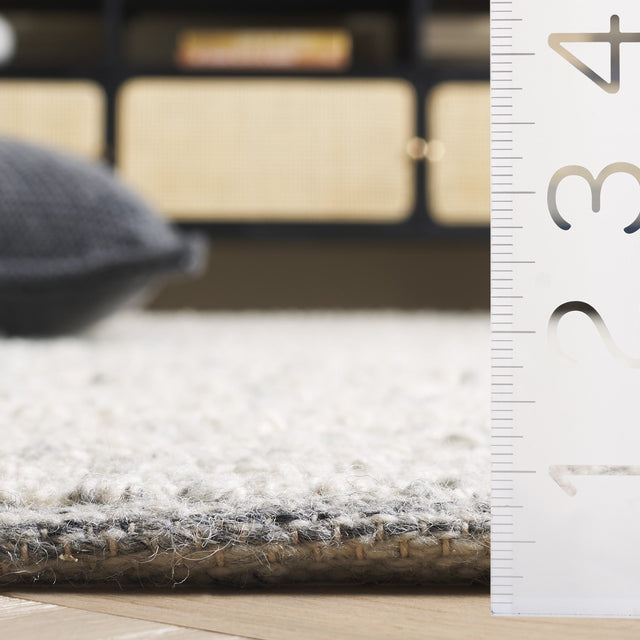 Safavieh Natura Nat228F Light Grey Rug.