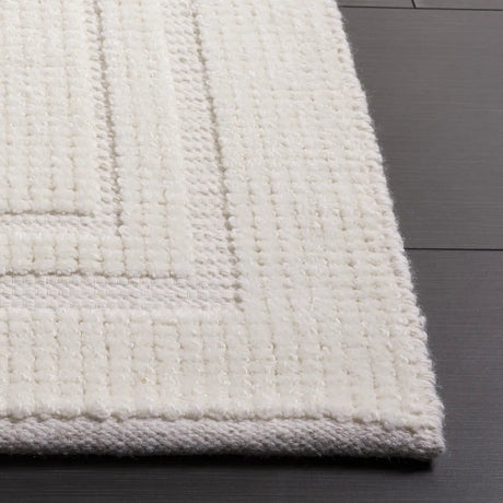 Safavieh Natura 4'-0" x 6'-0" Rug in Ivory