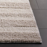 Safavieh Natura 2'-3" x 8'-0" Rug in Beige / Ivory