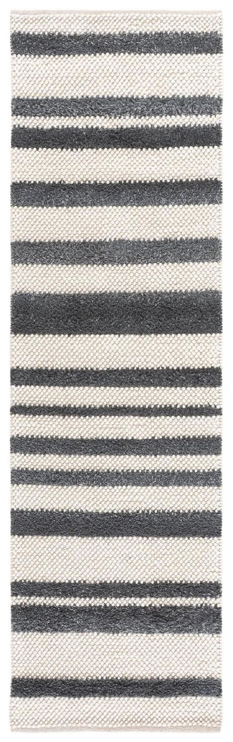Safavieh Natura 2'-3" x 8'-0" Rug in Dark Grey / Ivory