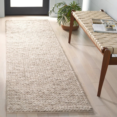 Safavieh Natura 2'-3" x 8'-0" Rug in Beige / Taupe