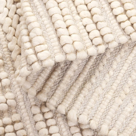 Safavieh Natura 4'-0" x 6'-0" Rug in Beige